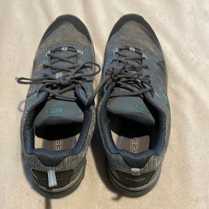 Waterproof Low Hiker by Keen size 9.5